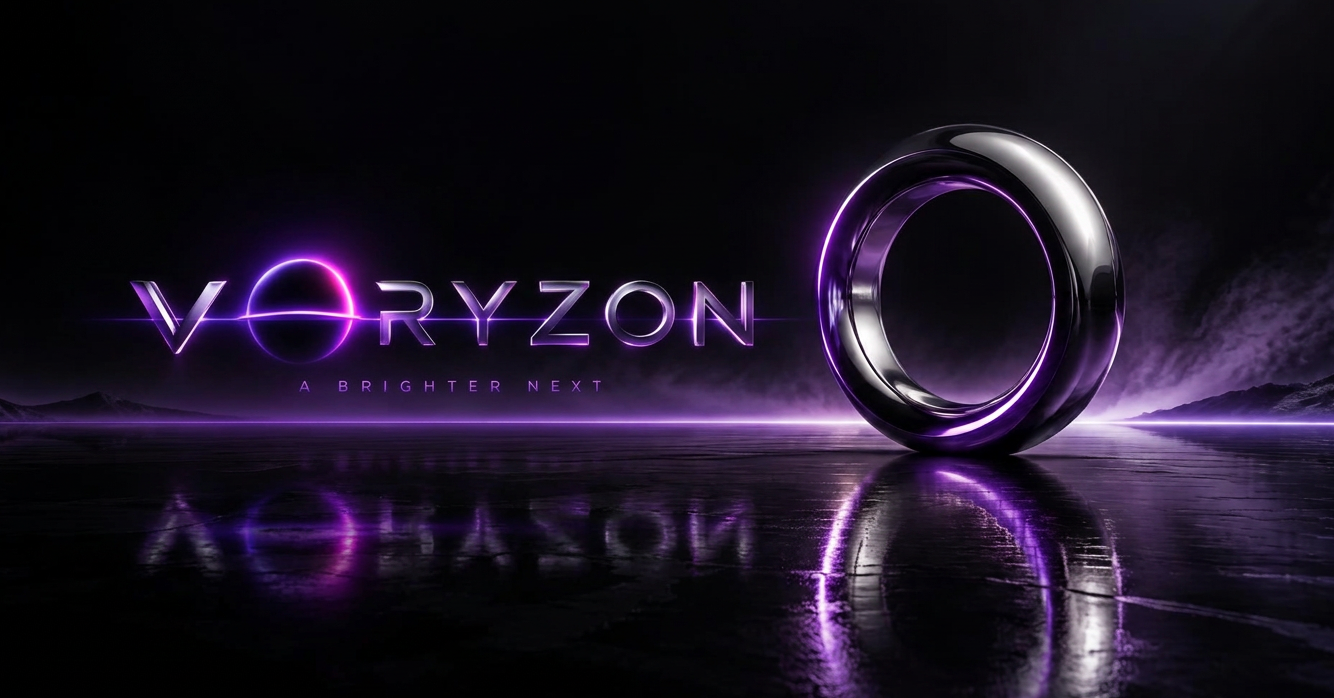 Logo VORYZON pri chrómovom prstenci nad elektricky fialovým horizontom